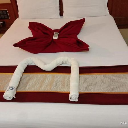 Central Residency Hotel Ченай Екстериор снимка
