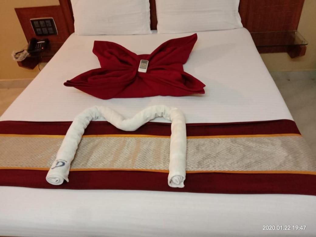 Central Residency Hotel Ченай Екстериор снимка