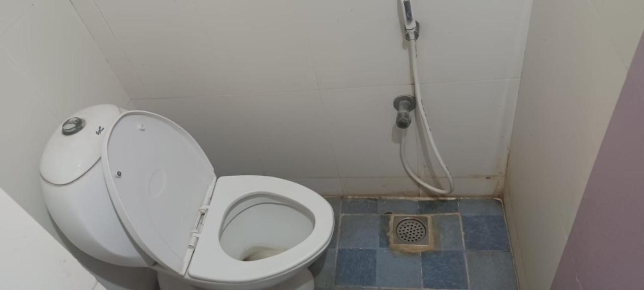 Central Residency Hotel Ченай Екстериор снимка