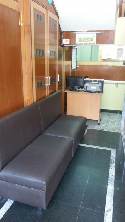 Central Residency Hotel Ченай Екстериор снимка