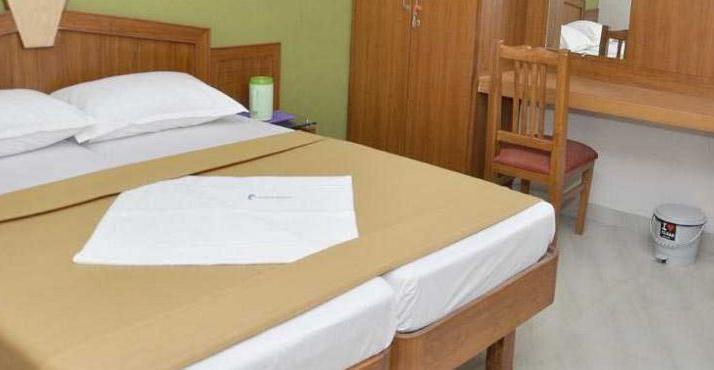 Central Residency Hotel Ченай Екстериор снимка